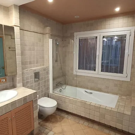 Gwai Villa *