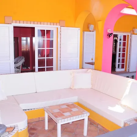 Gwai Villa Callao Salvaje